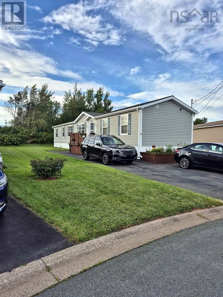 5 Cambridge Court Property Photo 1