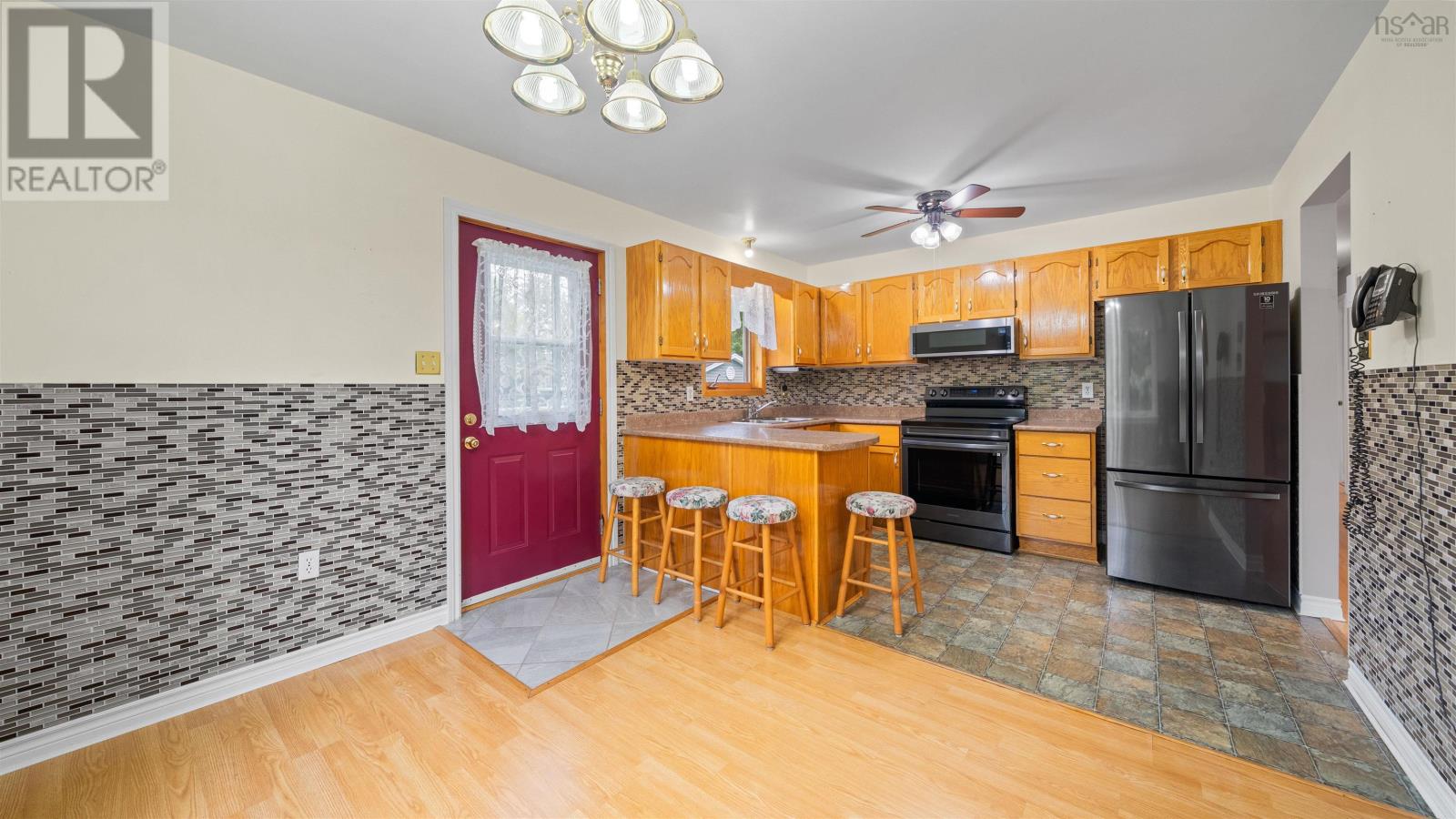6 Heidelberg Lane Property Photo 16