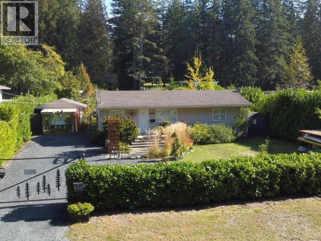 4706 Bowness Ave Property Photo 1