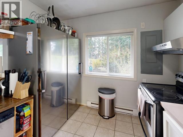 4706 Bowness Ave Property Photo 3