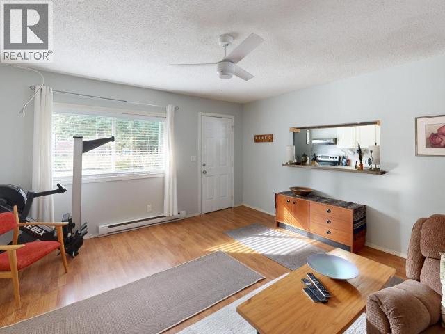 4706 Bowness Ave Property Photo 5