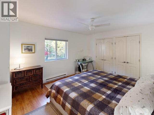 4706 Bowness Ave Property Photo 8
