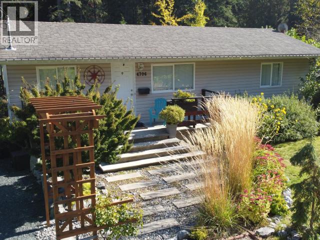4706 Bowness Ave Property Photo 22