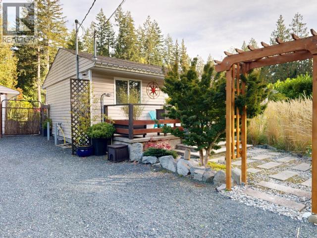 4706 Bowness Ave Property Photo 24