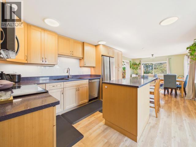 8612 Myrtle Point Drive Property Photo 4