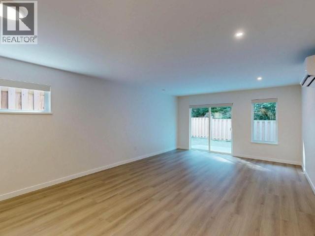7172 Edgehill Crescent Property Photo 4