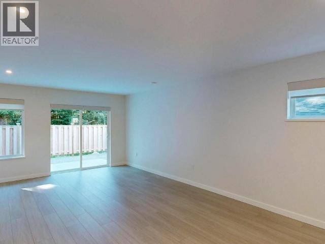 7176 Edgehill Crescent Property Photo 5