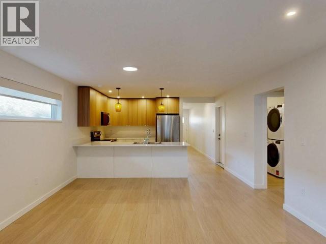 7176 Edgehill Crescent Property Photo 7