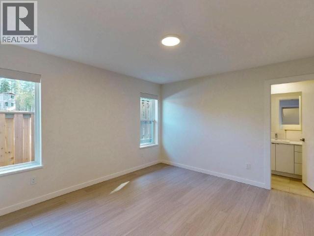 7176 Edgehill Crescent Property Photo 8
