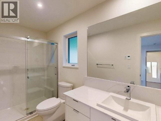 7176 Edgehill Crescent Property Photo 9
