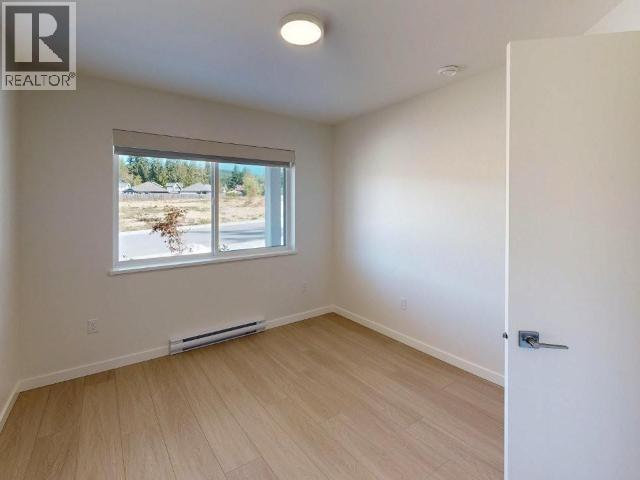 7176 Edgehill Crescent Property Photo 12