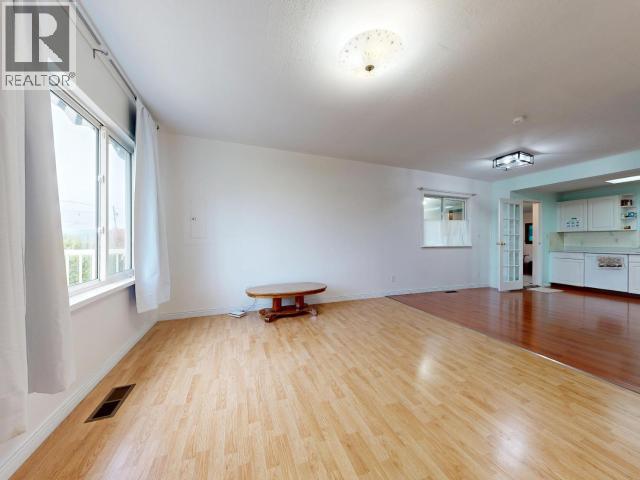 4584 Harvie Ave Property Photo 5