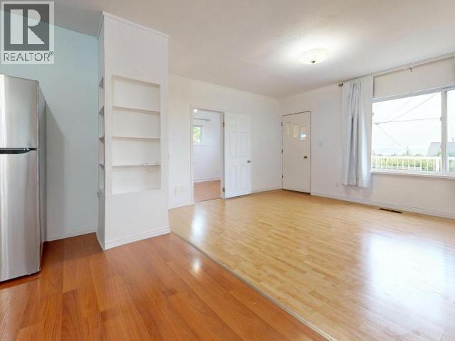 4584 Harvie Ave Property Photo 6