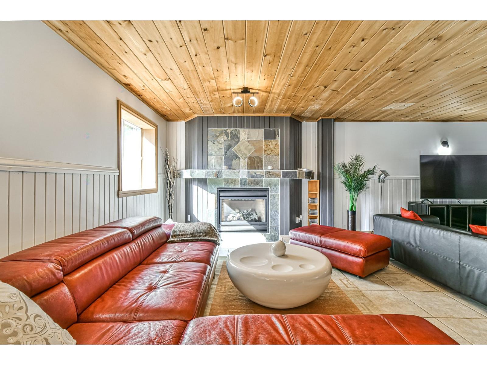 14 Ch. Des Cardinaux Property Photo 35