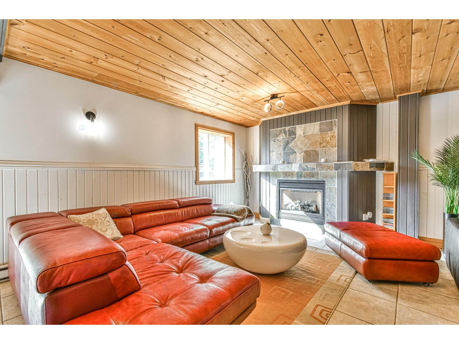 14 Ch. Des Cardinaux Property Photo 36