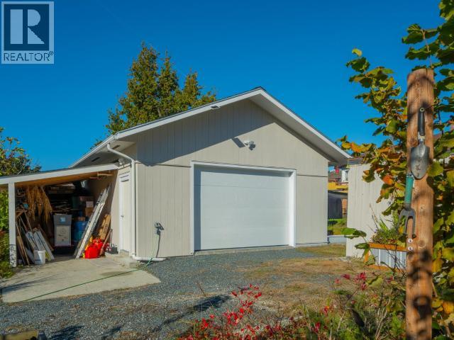 6941 Kamloops Street Property Photo 2
