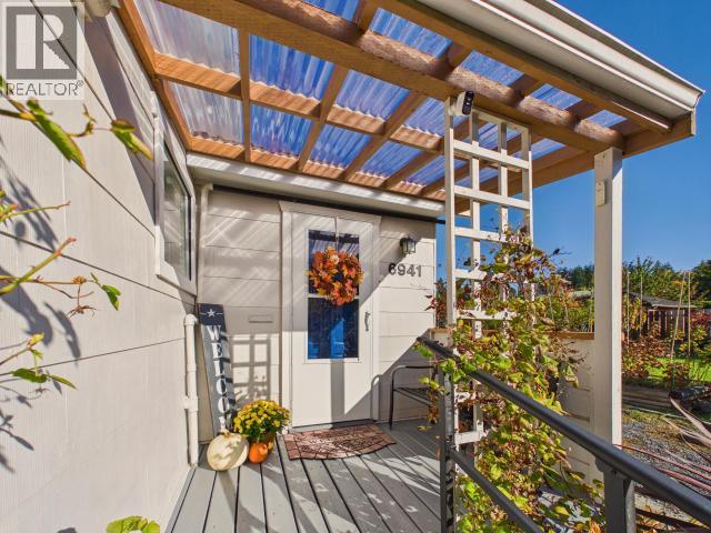 6941 Kamloops Street Property Photo 4