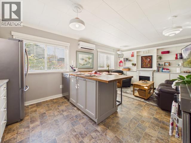 6941 Kamloops Street Property Photo 5