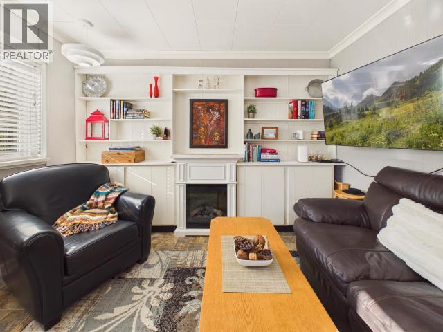 6941 Kamloops Street Property Photo 14