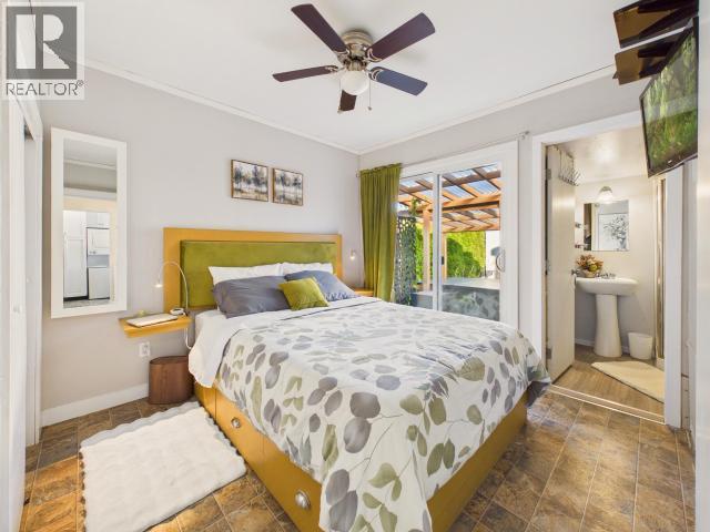6941 Kamloops Street Property Photo 16