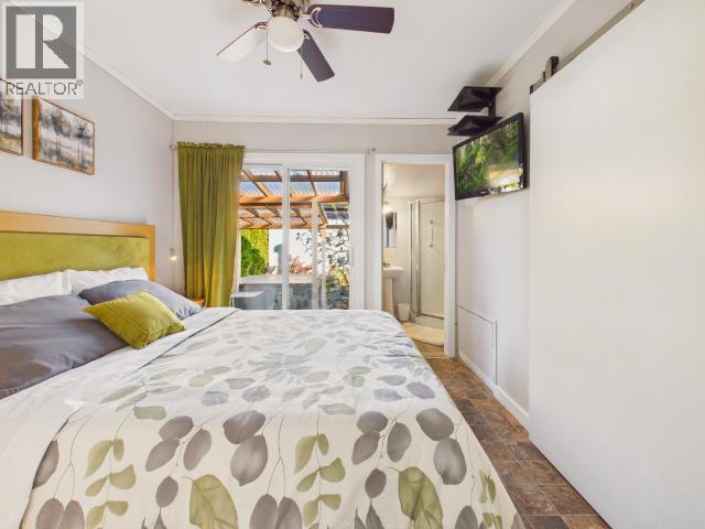 6941 Kamloops Street Property Photo 17