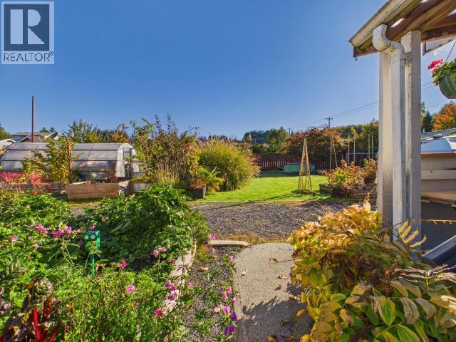 6941 Kamloops Street Property Photo 27