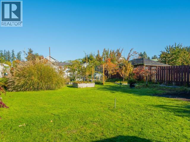 6941 Kamloops Street Property Photo 34