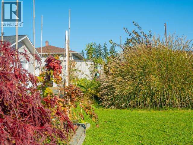 6941 Kamloops Street Property Photo 37