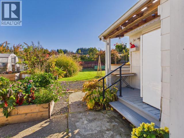 6941 Kamloops Street Property Photo 39