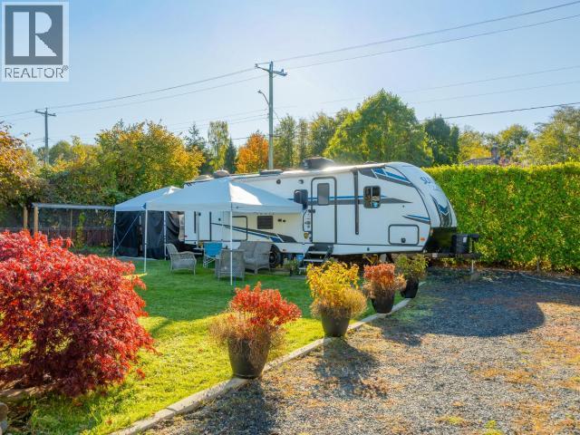 6941 Kamloops Street Property Photo 40