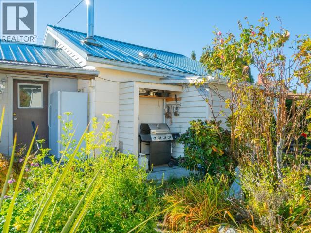 6941 Kamloops Street Property Photo 46