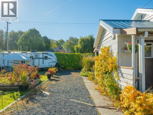 6941 Kamloops Street Property Photo 48
