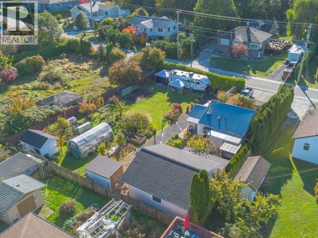6941 Kamloops Street Property Photo 55