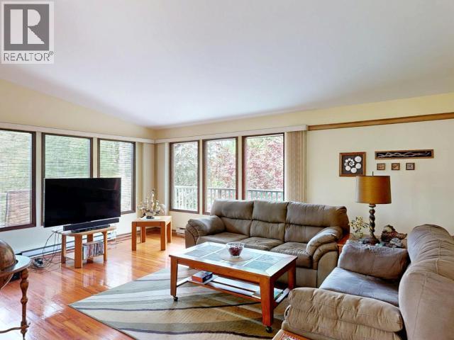 9573 Larson Road Property Photo 6