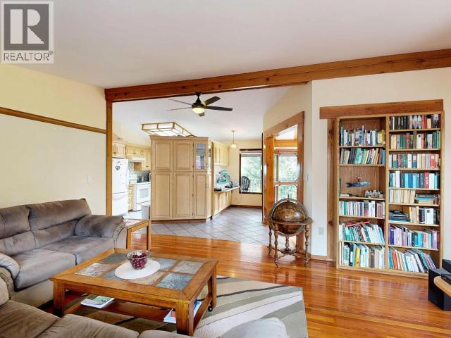 9573 Larson Road Property Photo 8