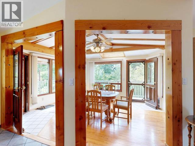 9573 Larson Road Property Photo 9