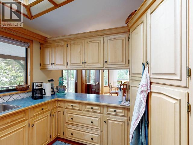 9573 Larson Road Property Photo 15