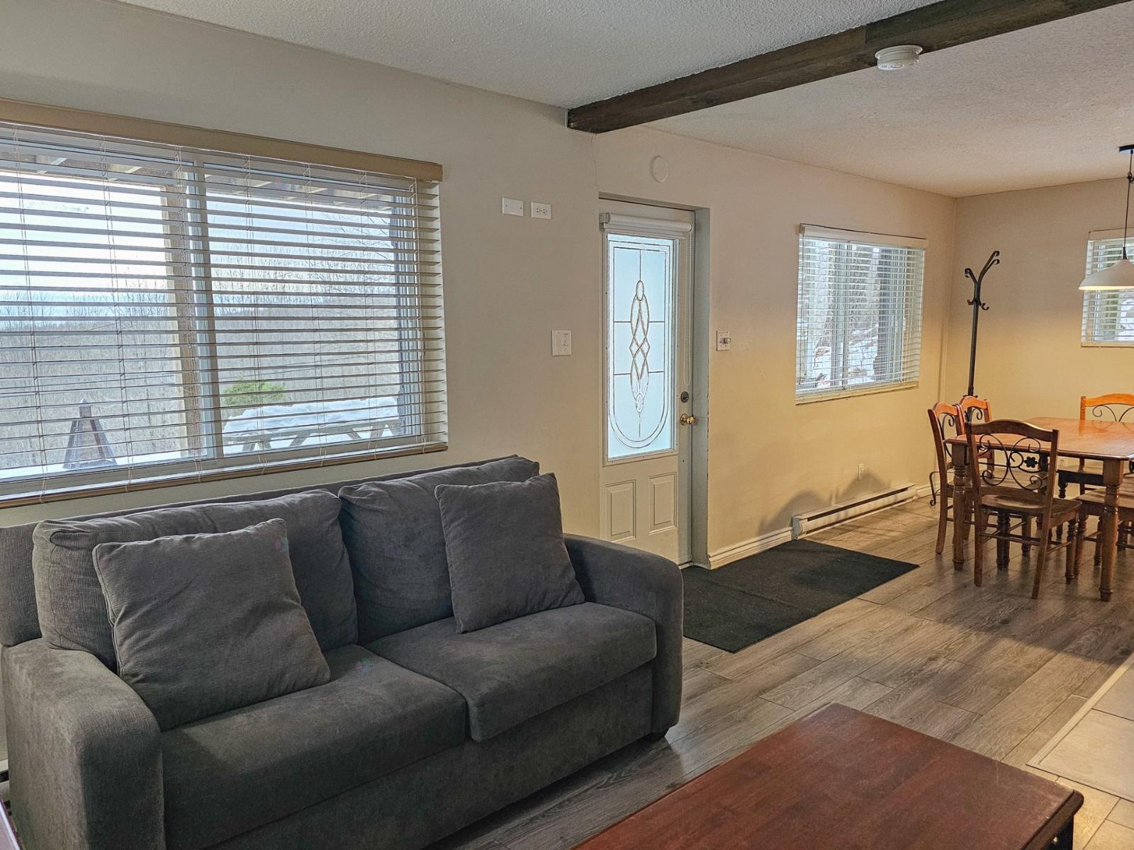 393 Rue Maple Property Photo 3