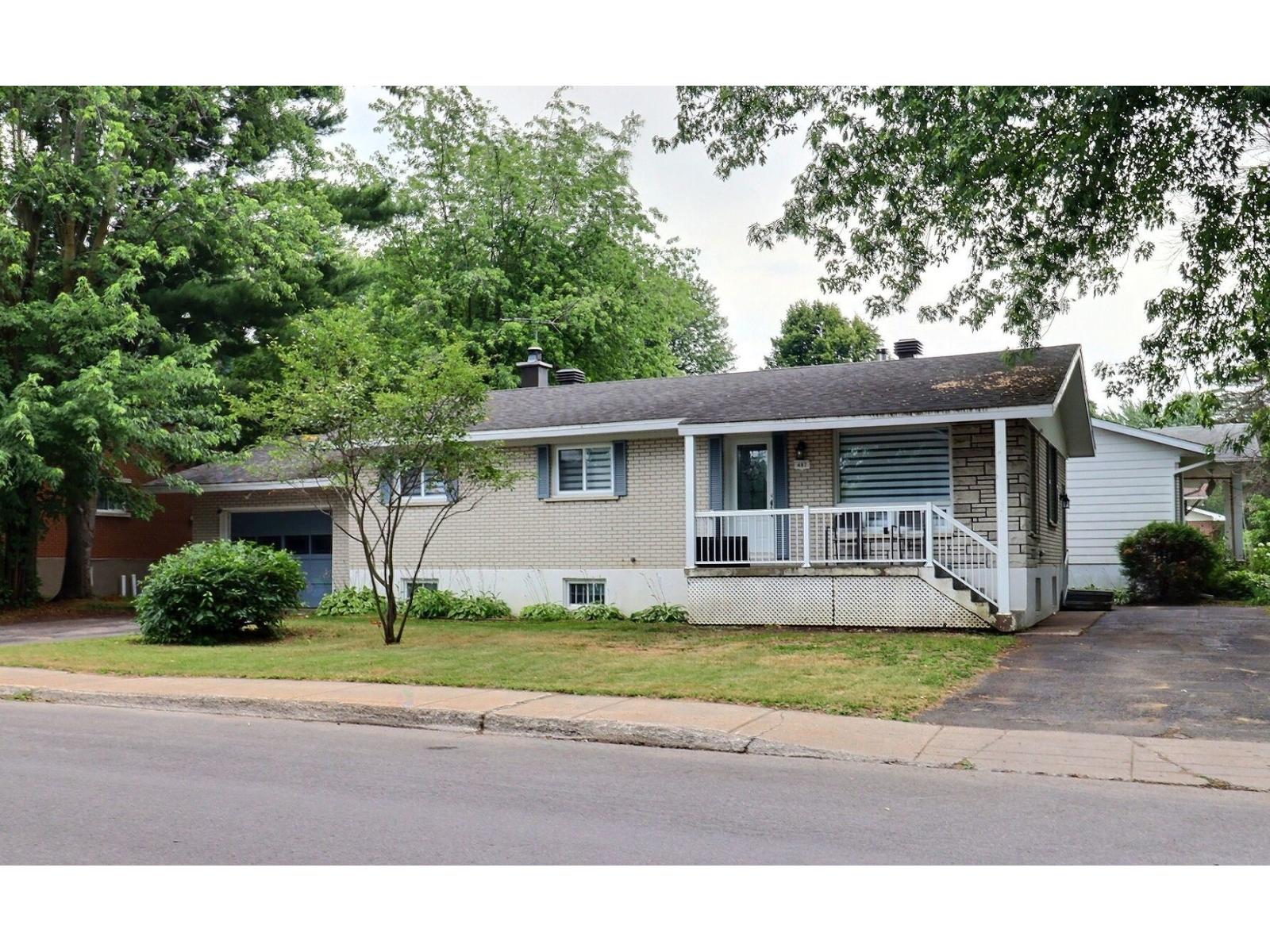 487 Rue Gouin Property Photo 1