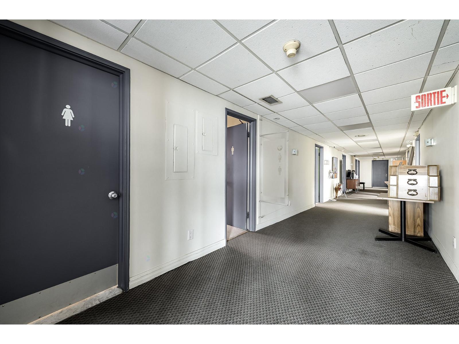 3250 Rue Jean-talon E., #2 Property Photo 3