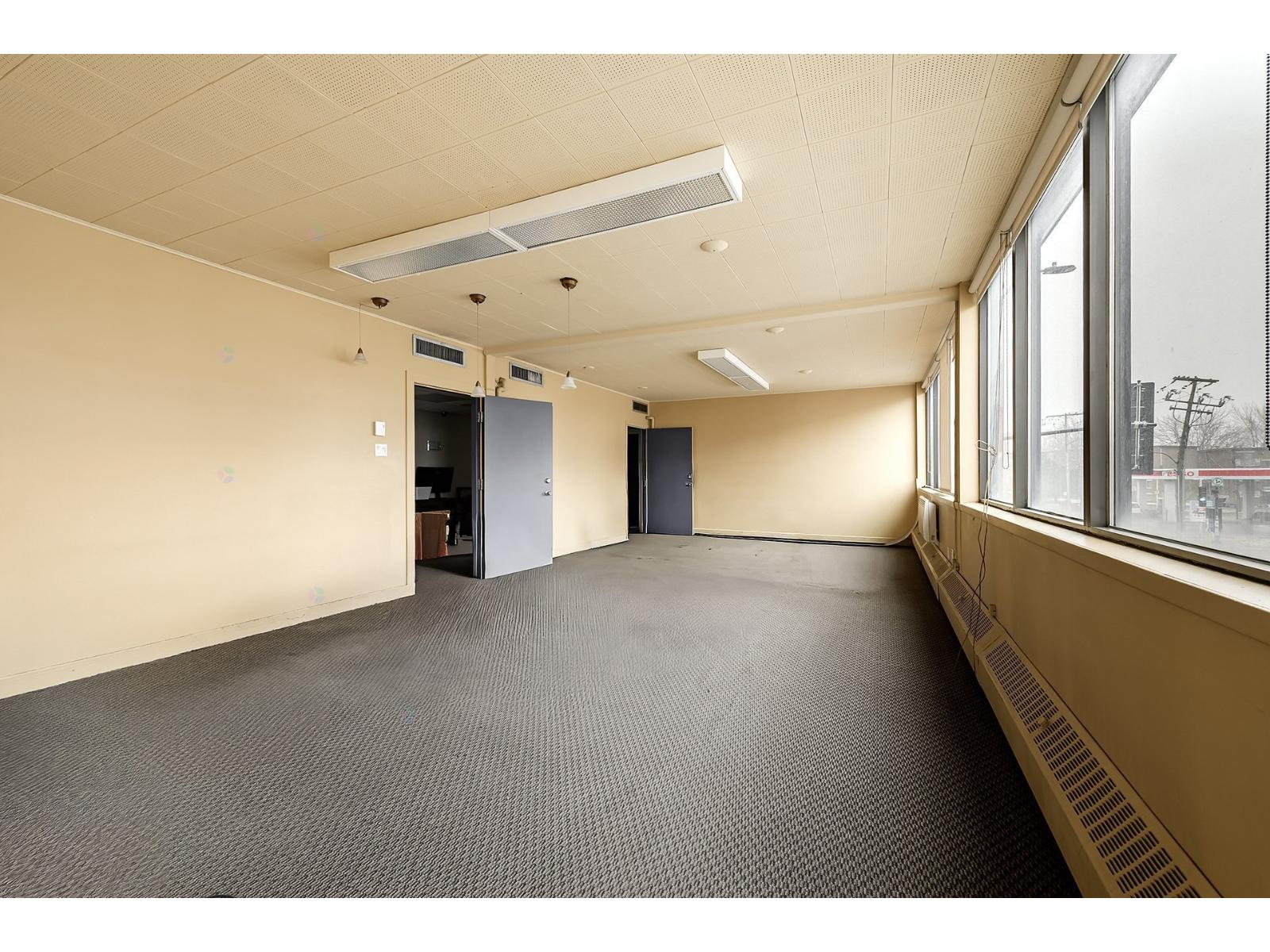 3250 Rue Jean-talon E., #2 Property Photo 4