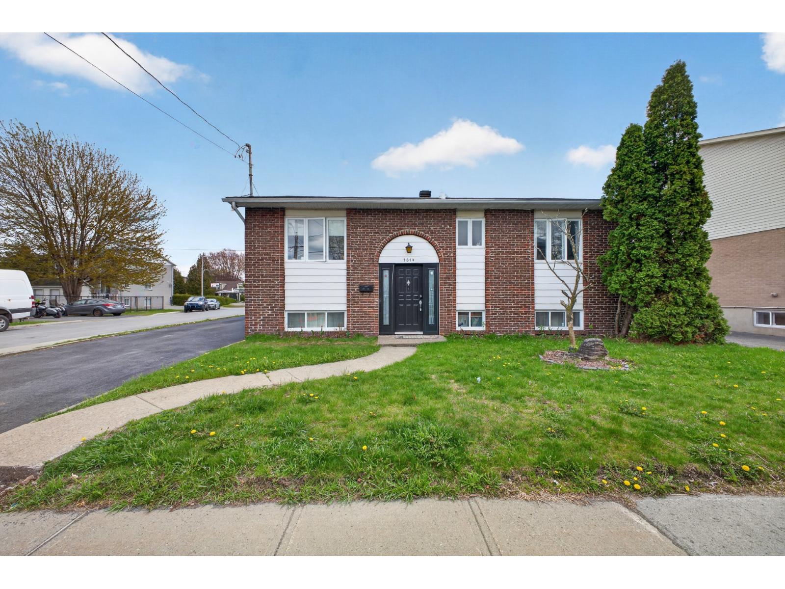 1614 Rue Robillard Property Photo 1