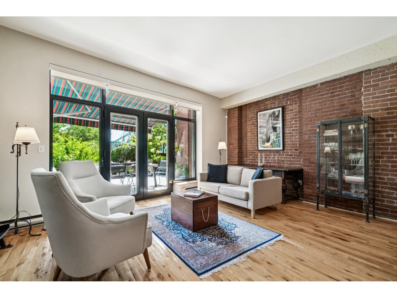 90 Rue Vinet, #111 Property Photo 12