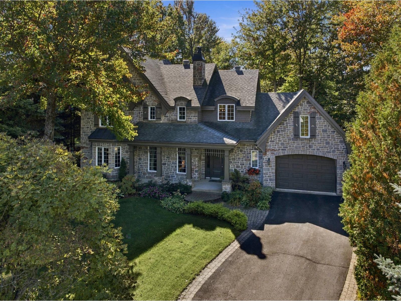33 Rue Marcelle-ferron Property Photo 1