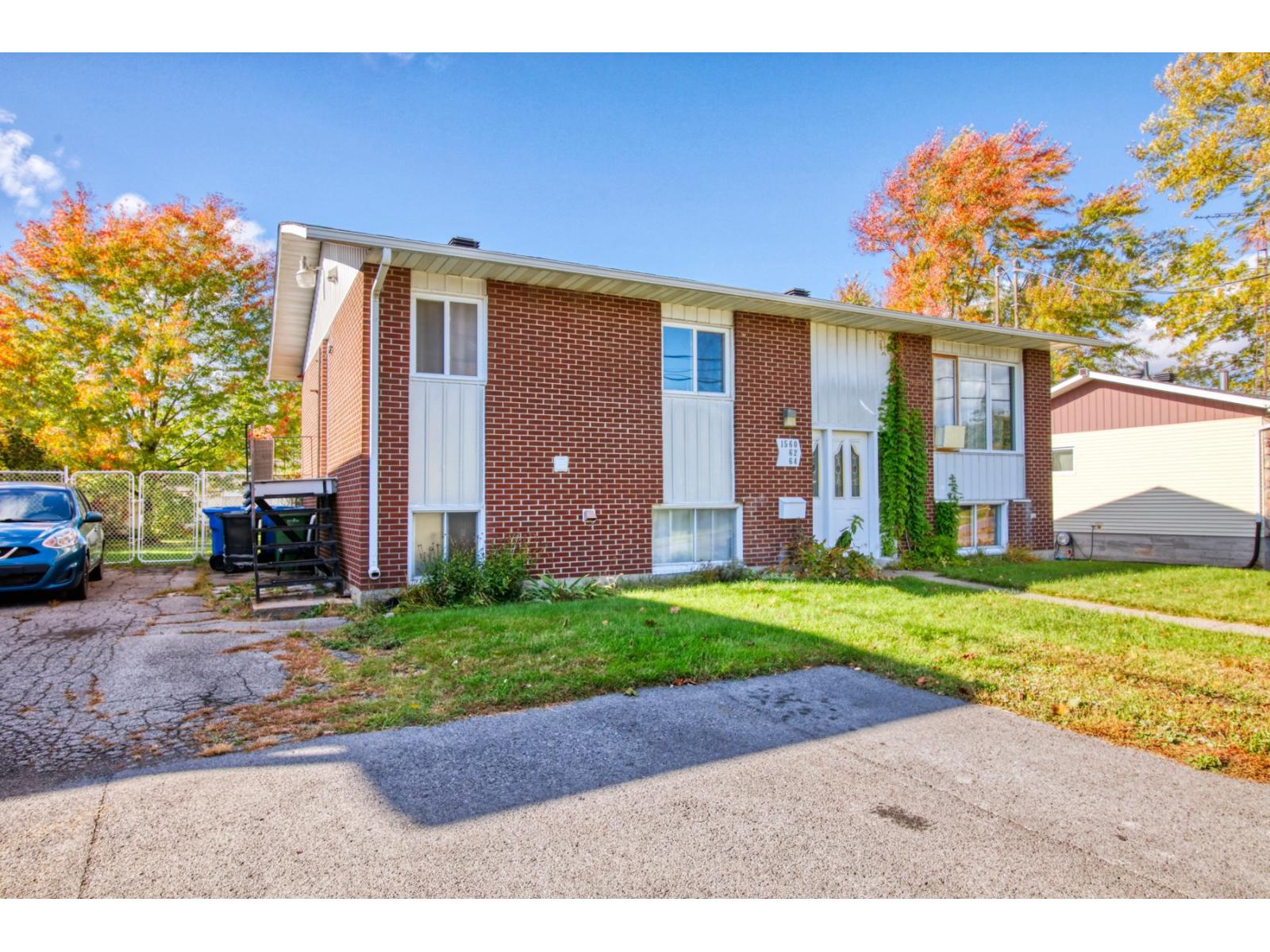 1560Z-1564Z Rue Centrale Property Photo 1