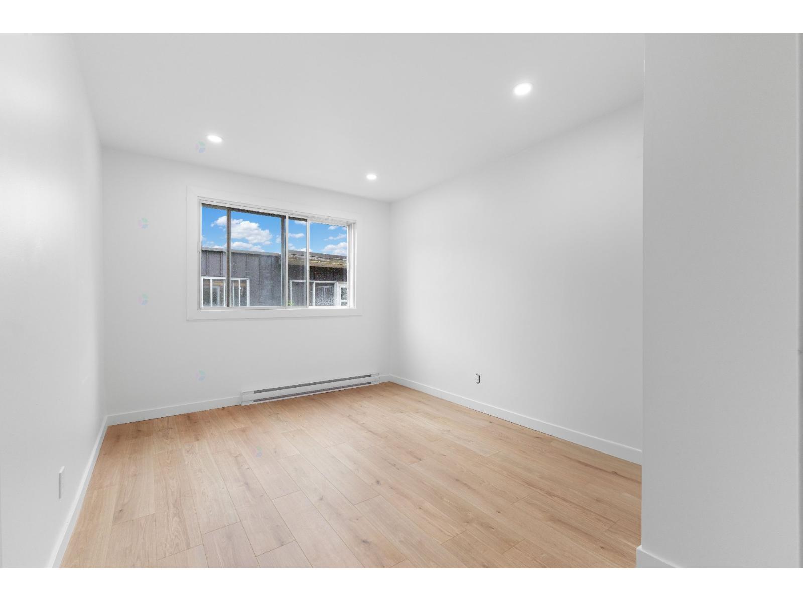 5265 1re Avenue, #33 Property Photo 1