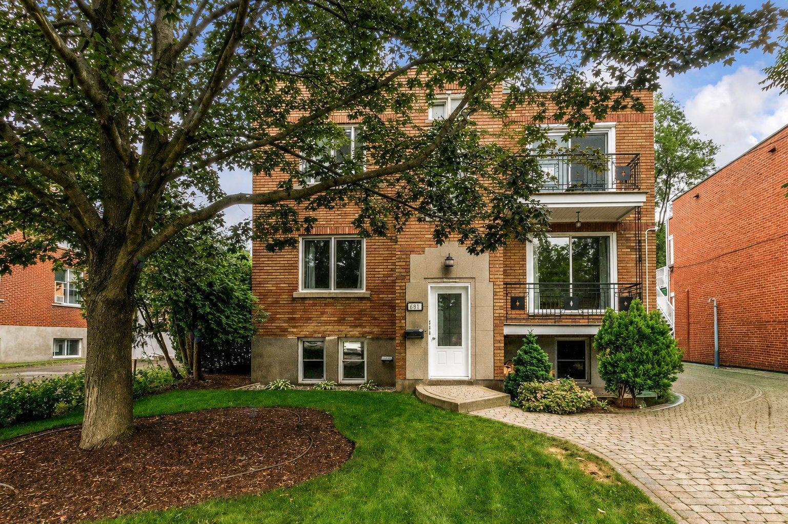 681 Av. Birch, #3