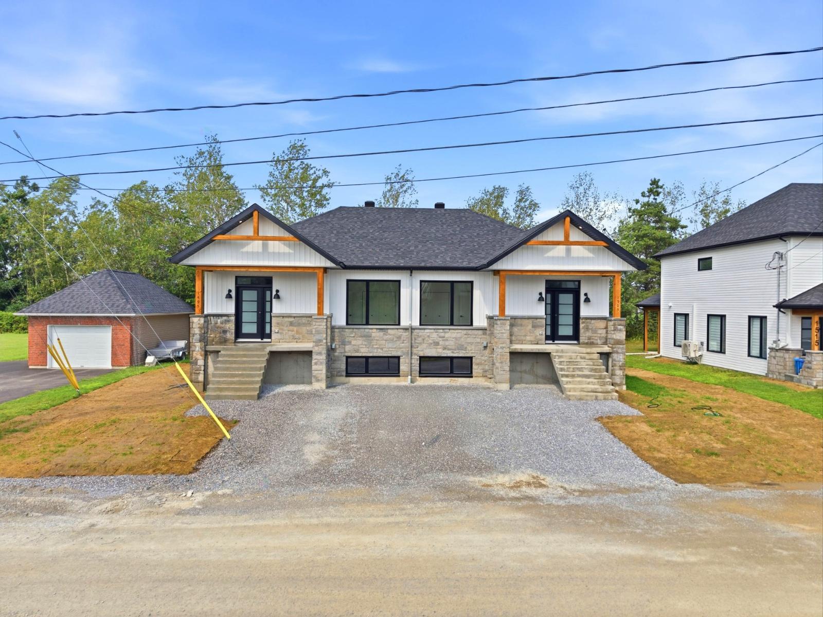 1505 Rue Bernier