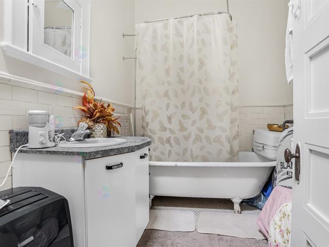 1628 Av. De Seaforth Property Photo 24