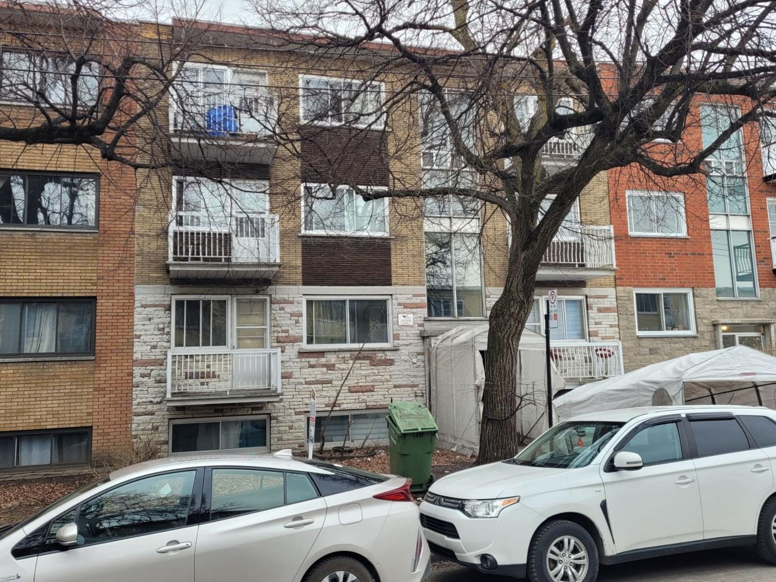 7456 Rue Marquette